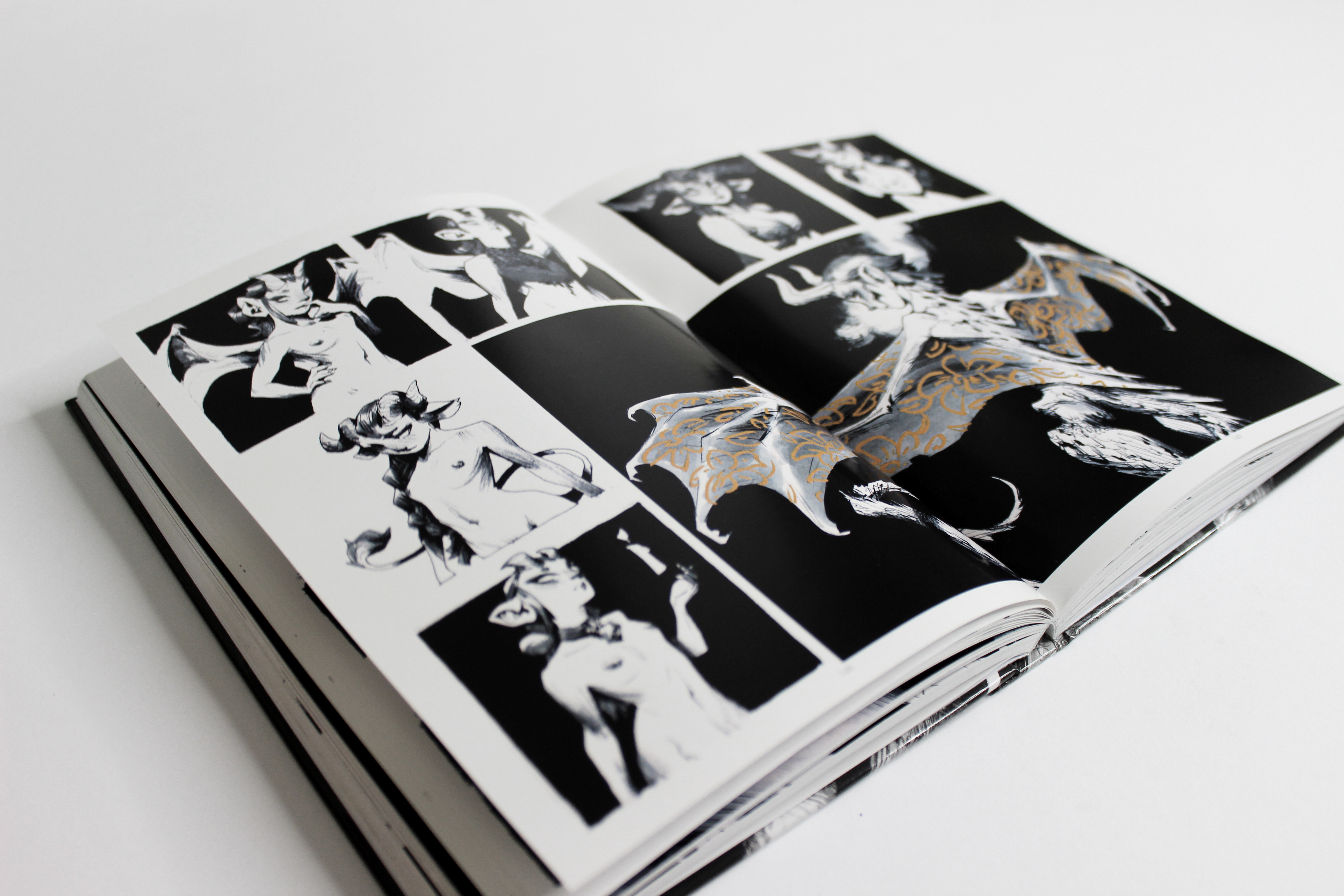 Dessins d'une petite démone brune.