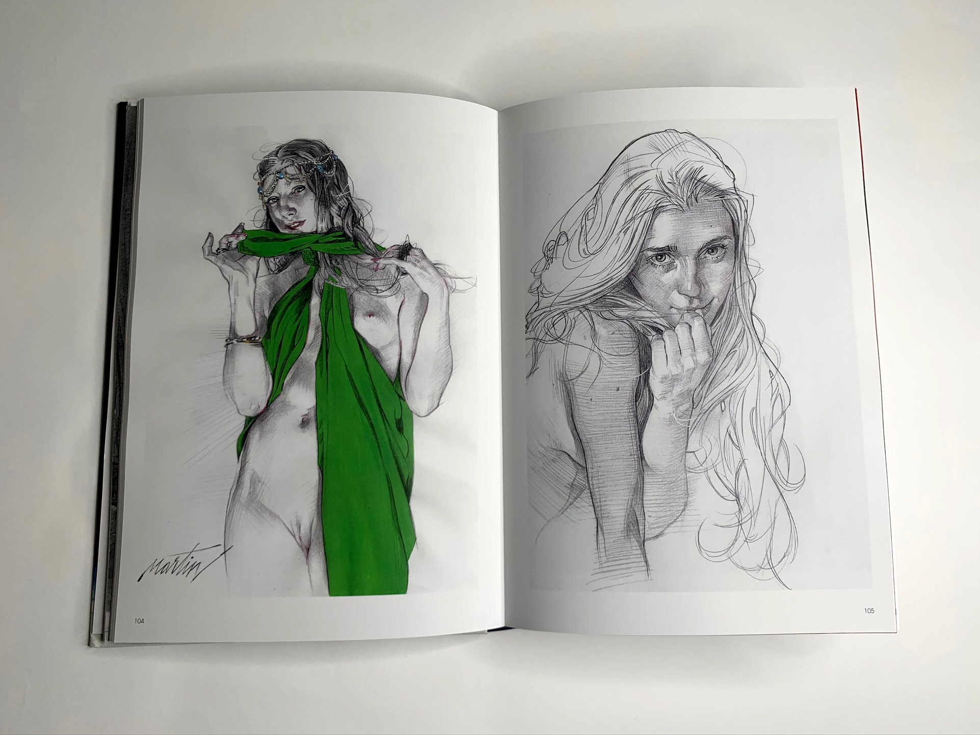 Extrait du livre artbook Muse : exploration of the female form par James Martin.